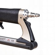meite USA MT5016SLN 20Ga air stapler close-up showing quick nail change setting for fast reloading and improved work efficiency