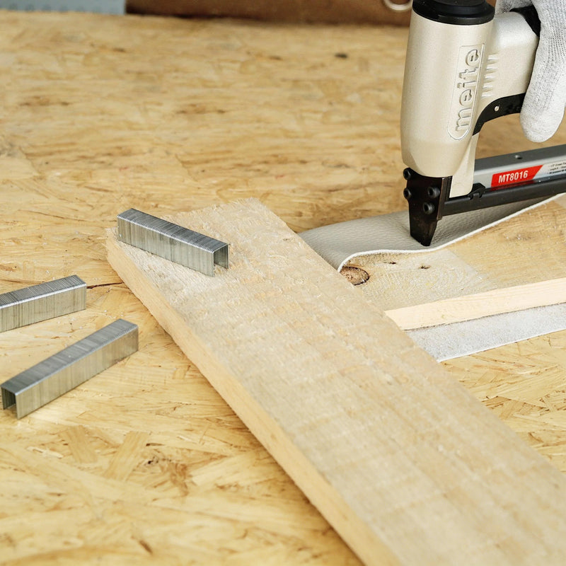 meite USA 21Ga 1/2" Crown Fine Wire Staples, shows the staples using in fastening the leather